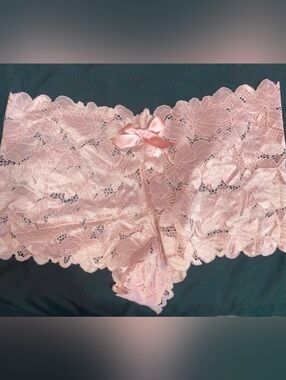 Lace Bow-Front Bikini Panty - Light Pink